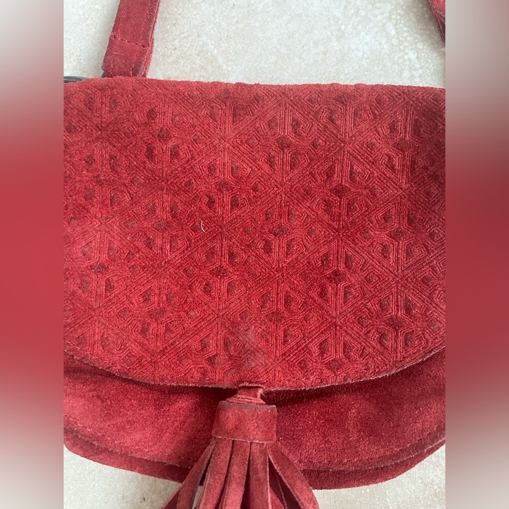 Urban Outfitters Ecote Leanne Maroon EmbossedSuede Saddle Bag, Fringe Bottom - Picture 2 of 7